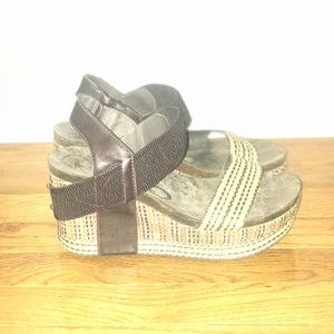 OTBT Wedges women’s size 8